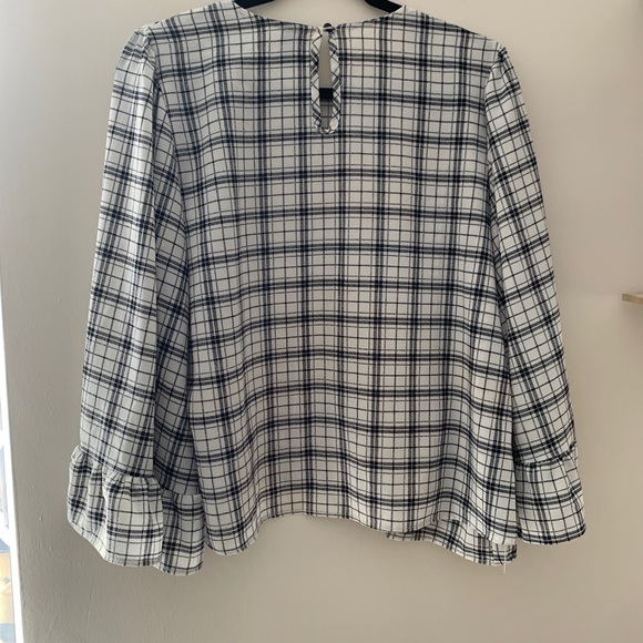 Bell Sleeve Crop Blouse - Picture 4 of 4